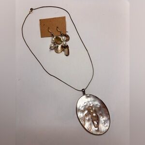 Mother-of-Pearl Oval Pendant Necklace Set with Pearl Accent
